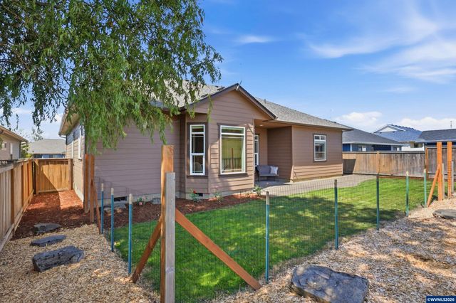 151 N 13th St, Jefferson, OR 97352