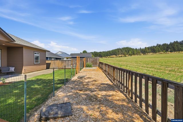 151 N 13th St, Jefferson, OR 97352