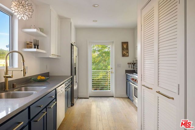 1530 Allesandro Street, Los Angeles, CA 90026