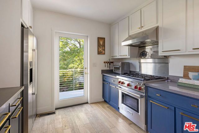 1530 Allesandro Street, Los Angeles, CA 90026