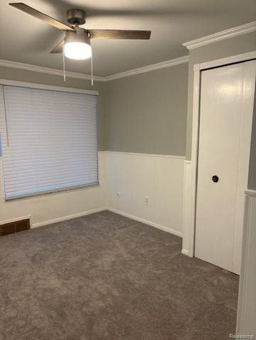 898 Portsmouth Drive, Troy, MI 48084