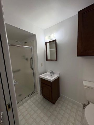 898 Portsmouth Drive, Troy, MI 48084