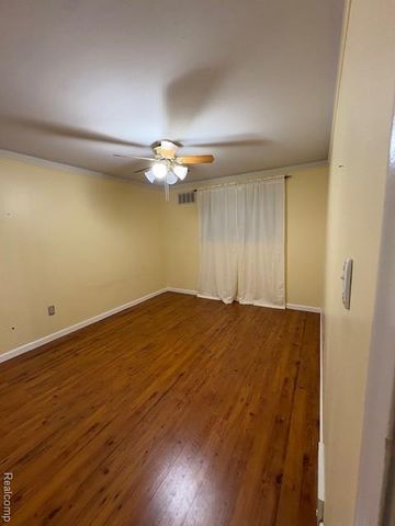 898 Portsmouth Drive, Troy, MI 48084