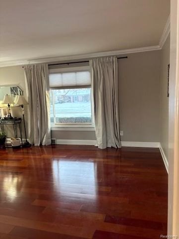 898 Portsmouth Drive, Troy, MI 48084