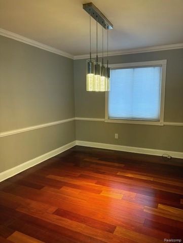 898 Portsmouth Drive, Troy, MI 48084