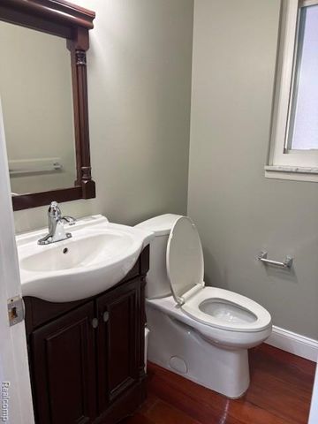 898 Portsmouth Drive, Troy, MI 48084