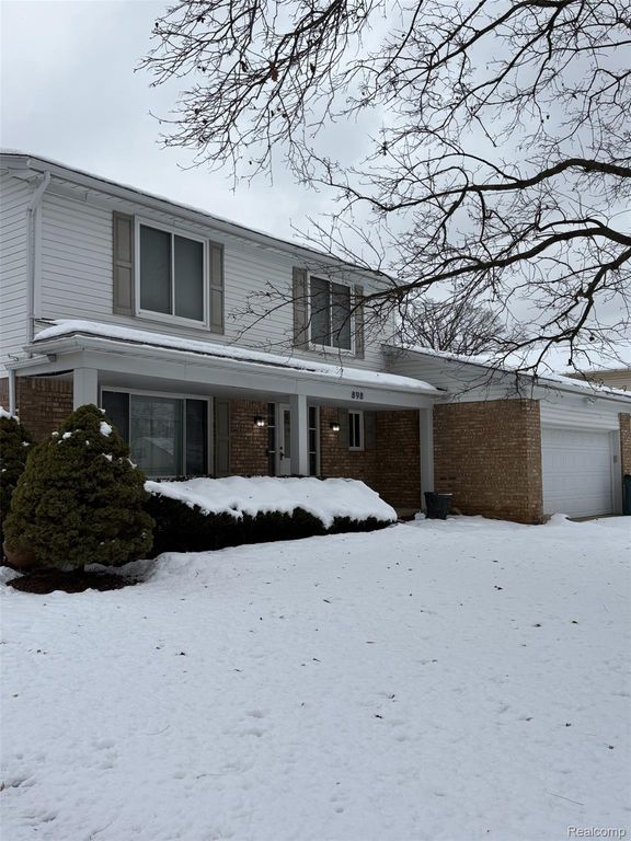 898 Portsmouth Drive, Troy, MI 48084