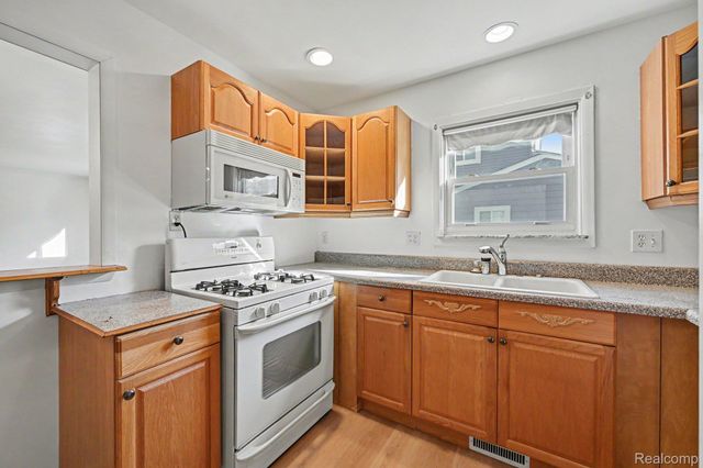 2773 Woodruff Lane, Ypsilanti Charter Township, MI 48198