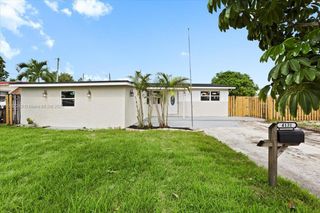 4131 NW 13th Ave, Oakland Park, FL 33309
