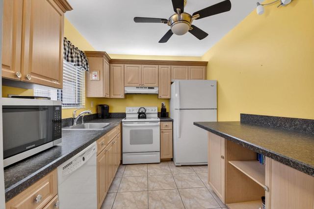 15216 Lakes Of Delray Boulevard 152, Delray Beach, FL 33484