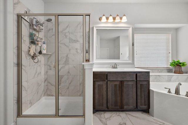 321 Strait Lane, Waxahachie, TX 75165