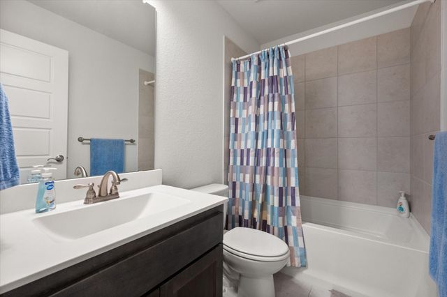 321 Strait Lane, Waxahachie, TX 75165