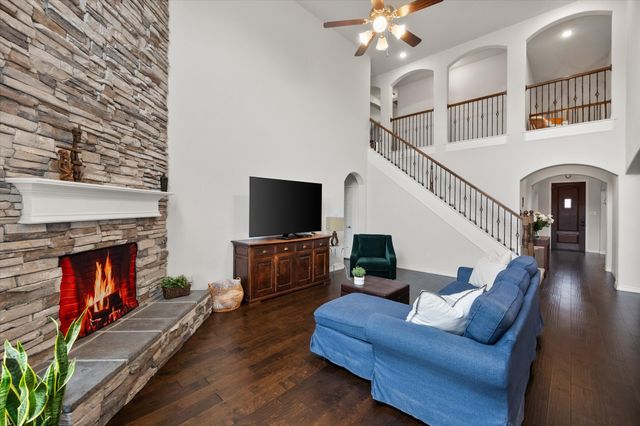 321 Strait Lane, Waxahachie, TX 75165