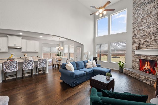 321 Strait Lane, Waxahachie, TX 75165