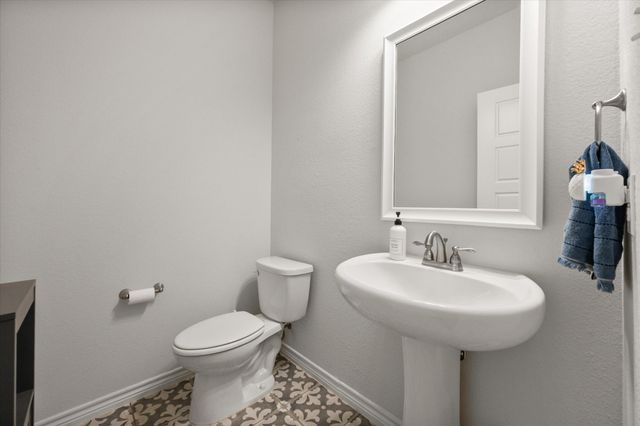 321 Strait Lane, Waxahachie, TX 75165