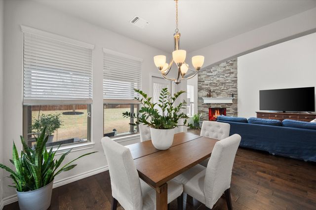 321 Strait Lane, Waxahachie, TX 75165