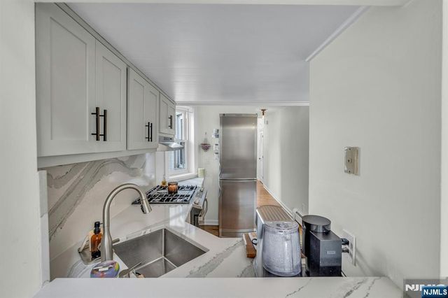 122 Bright Street 4 W, Jersey City, NJ 07302