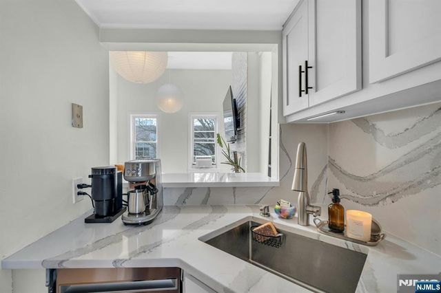 122 Bright Street 4 W, Jersey City, NJ 07302