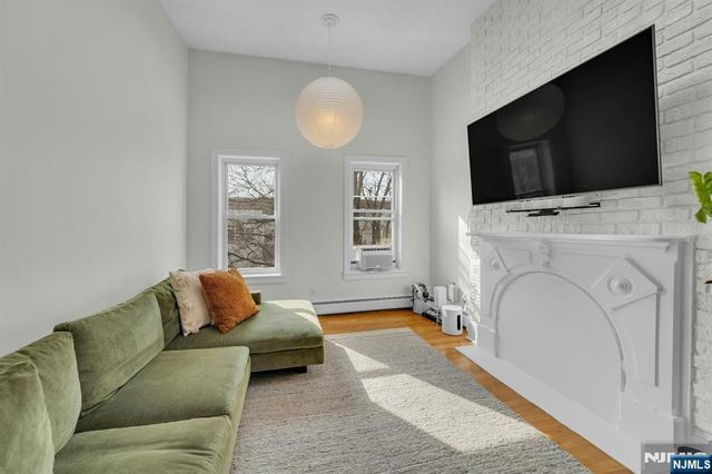 122 Bright Street 4 W, Jersey City, NJ 07302