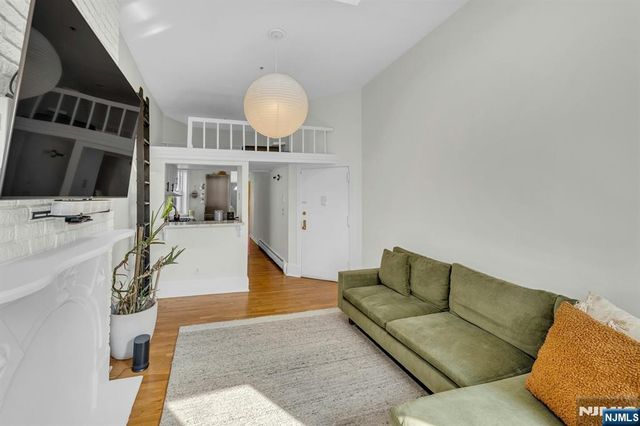 122 Bright Street 4 W, Jersey City, NJ 07302