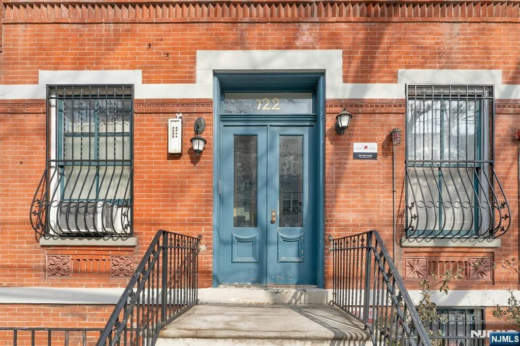 122 Bright Street 4 W, Jersey City, NJ 07302