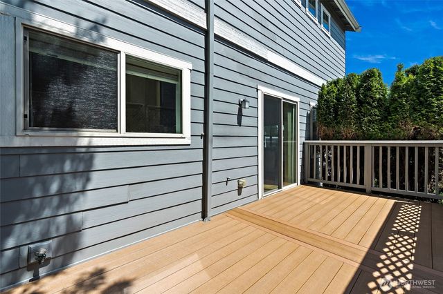 9541 Slater Avenue NE, Kirkland, WA 98033