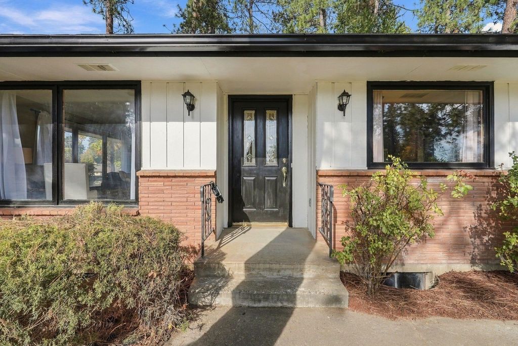 11305 E 18th Ave, Spokane, WA 99206 photo 2