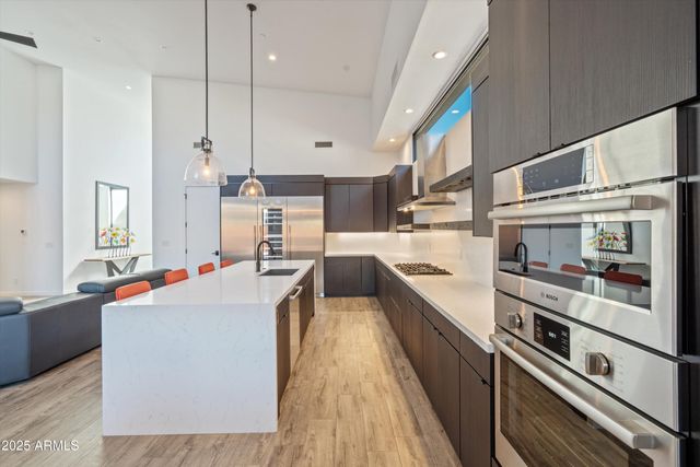 6525 E CAVE CREEK Road 33, Cave Creek, AZ 85331