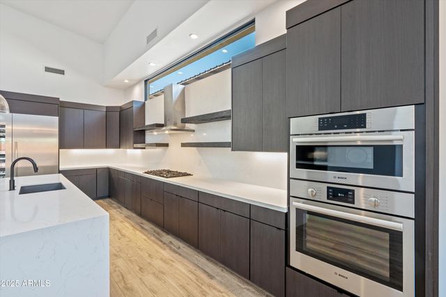 6525 E CAVE CREEK Road 33, Cave Creek, AZ 85331