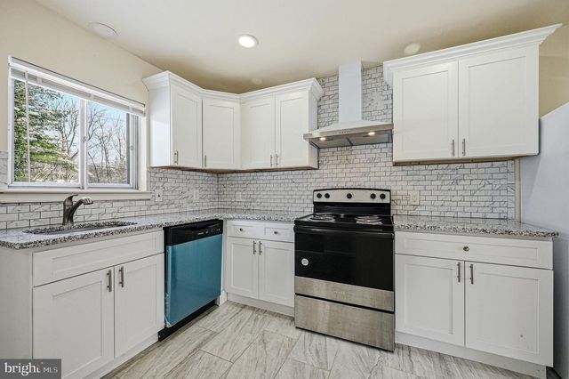 2651 ABINGTON RD, Wilmington, DE 19810