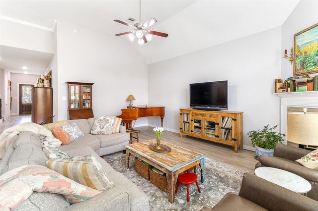 208 Woodside Court, Clute, TX 77531