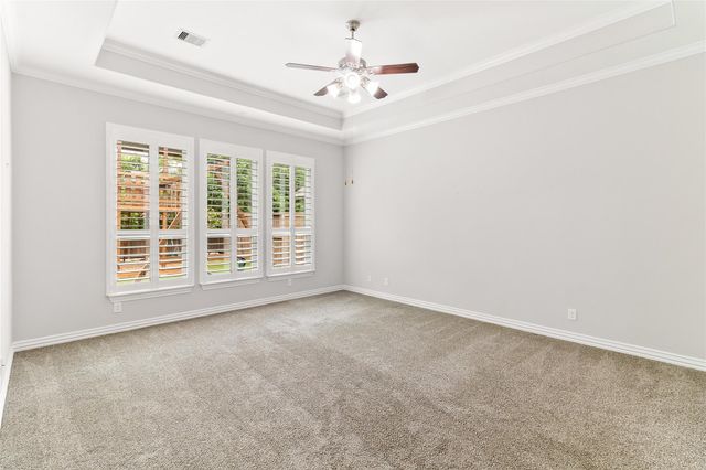 208 Woodside Court, Clute, TX 77531