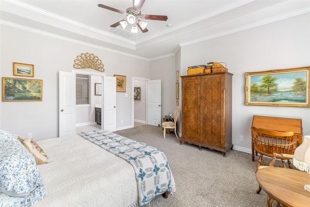 208 Woodside Court, Clute, TX 77531