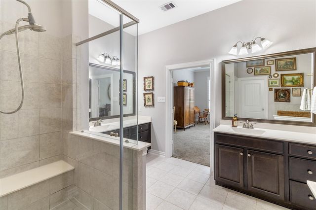 208 Woodside Court, Clute, TX 77531