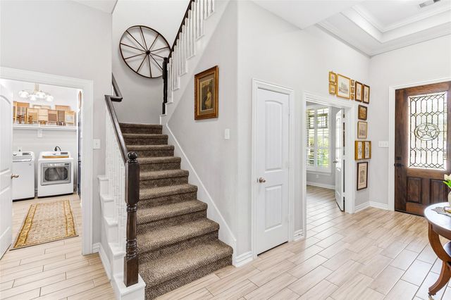 208 Woodside Court, Clute, TX 77531