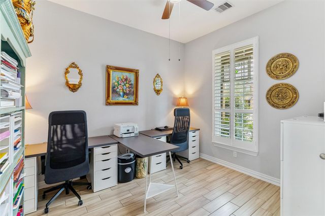 208 Woodside Court, Clute, TX 77531