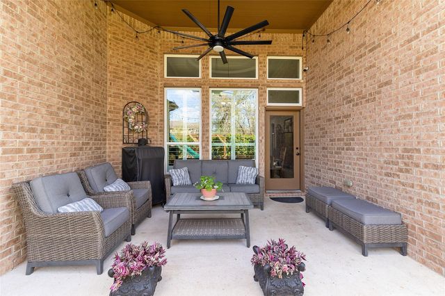 208 Woodside Court, Clute, TX 77531
