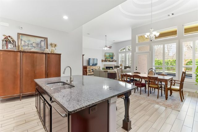 208 Woodside Court, Clute, TX 77531