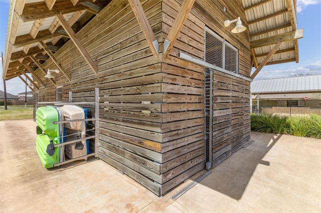 208 Woodside Court, Clute, TX 77531