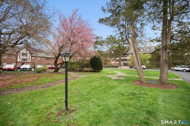 779 Prospect Avenue 4, West Hartford, CT 06105