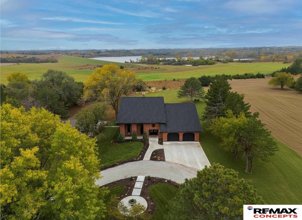 4701 W Deercrest Drive, Denton, NE 68339