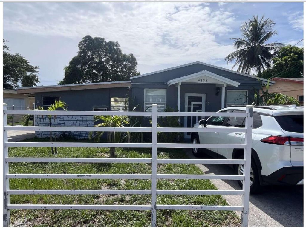 4108 Greenwood Avenue, West Palm Beach, FL 33407