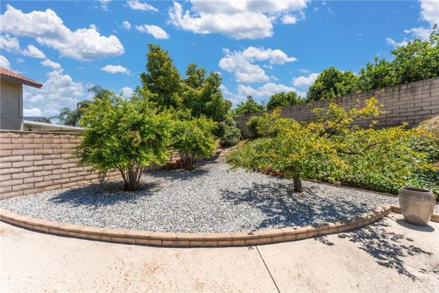 1517 Conestoga Court, Redlands, CA 92373