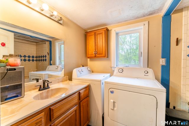 1007 Long Cove Road, Ledyard, CT 06335