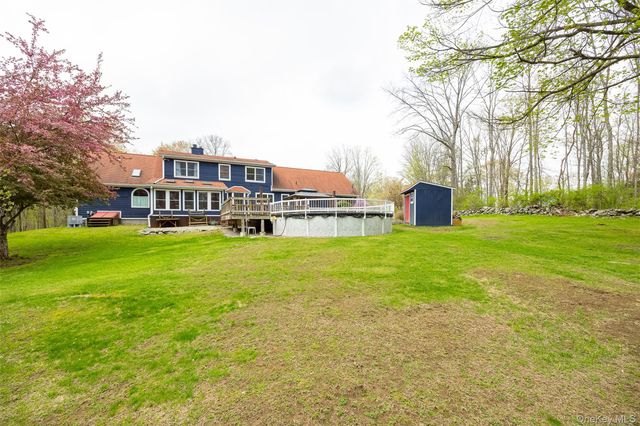 64 Travis Road, Hyde Park, NY 12538