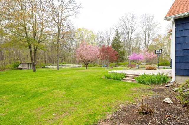 64 Travis Road, Hyde Park, NY 12538