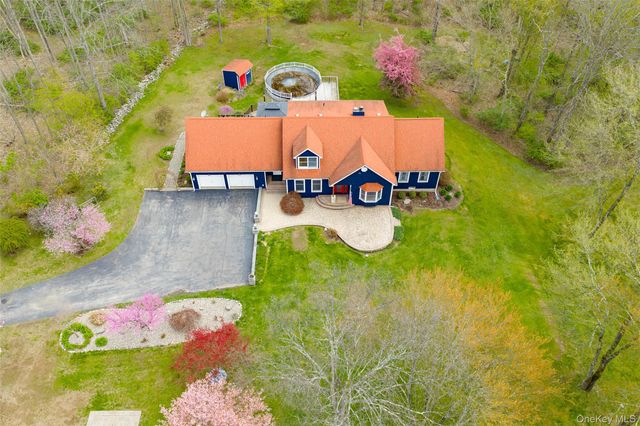 64 Travis Road, Hyde Park, NY 12538