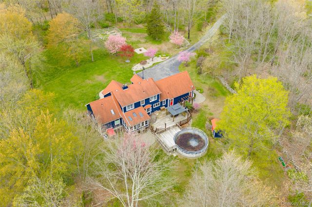 64 Travis Road, Hyde Park, NY 12538