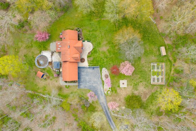 64 Travis Road, Hyde Park, NY 12538