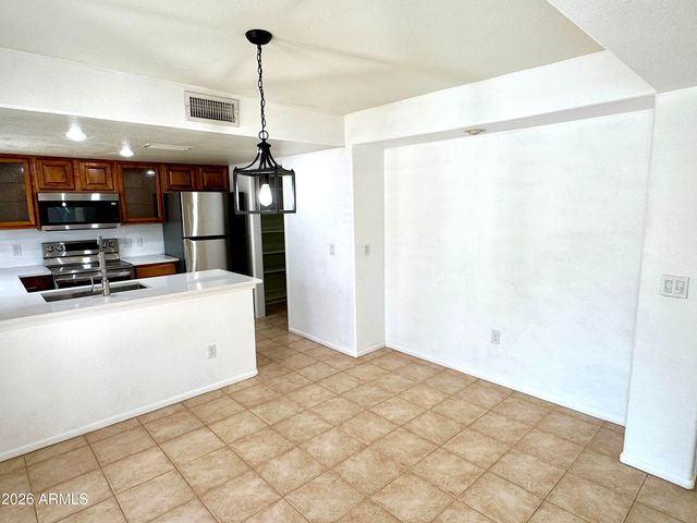 1333 E MORTEN Avenue 128, Phoenix, AZ 85020
